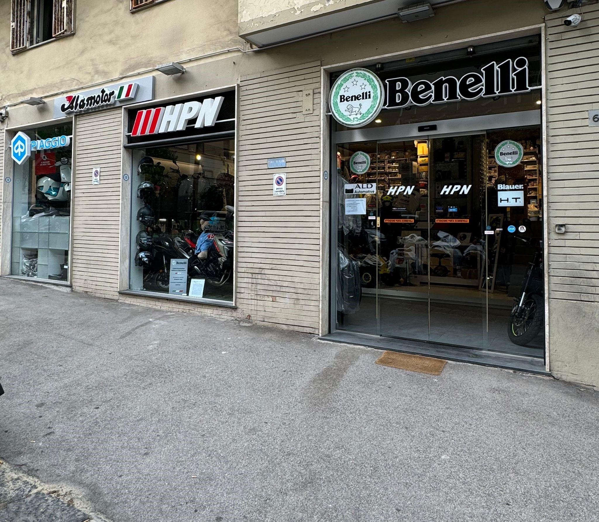 Vendita ricambi ed accessori moto Napoli  